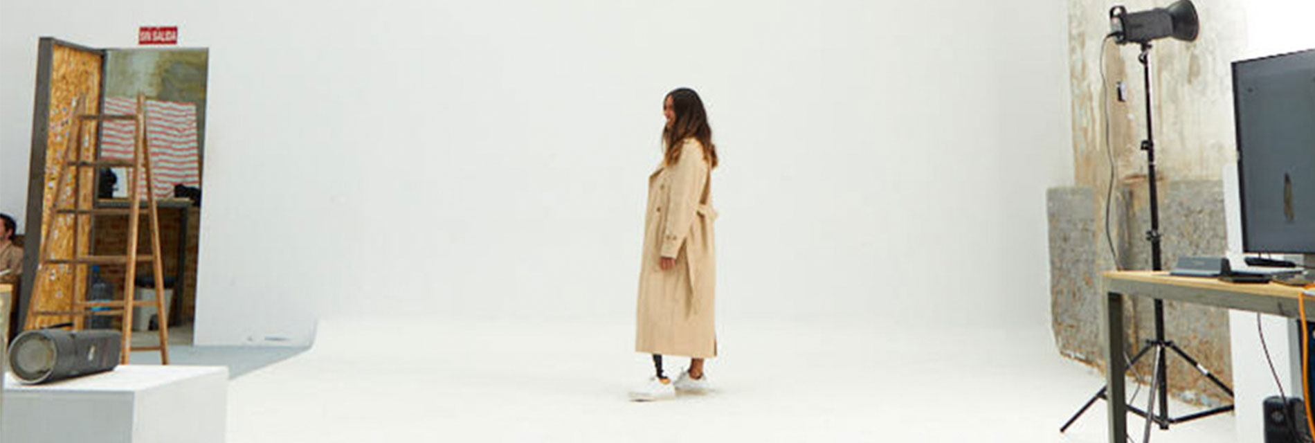 Creadoras de contenido con discapacidad: Mireia Cabañes en un shooting